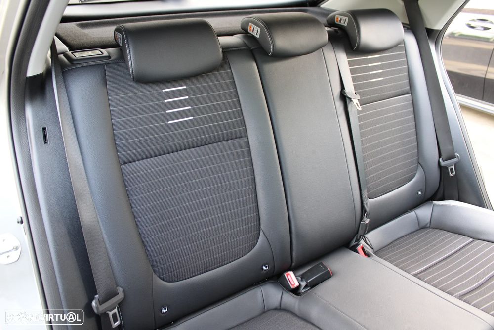 Kia Stonic 1.6 CRDi Easy - 42