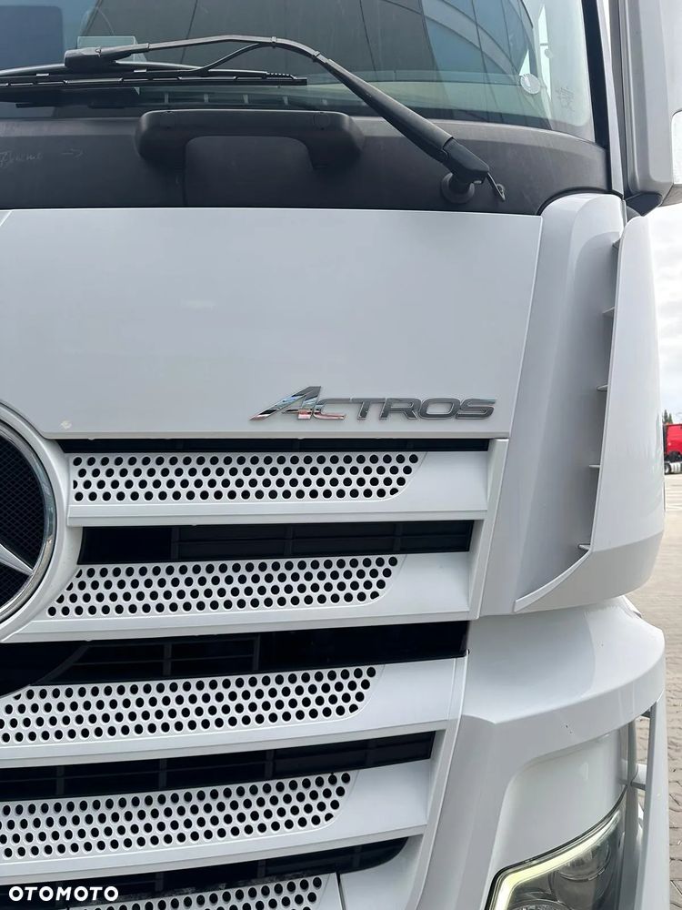 Mercedes-Benz 2548 - 3