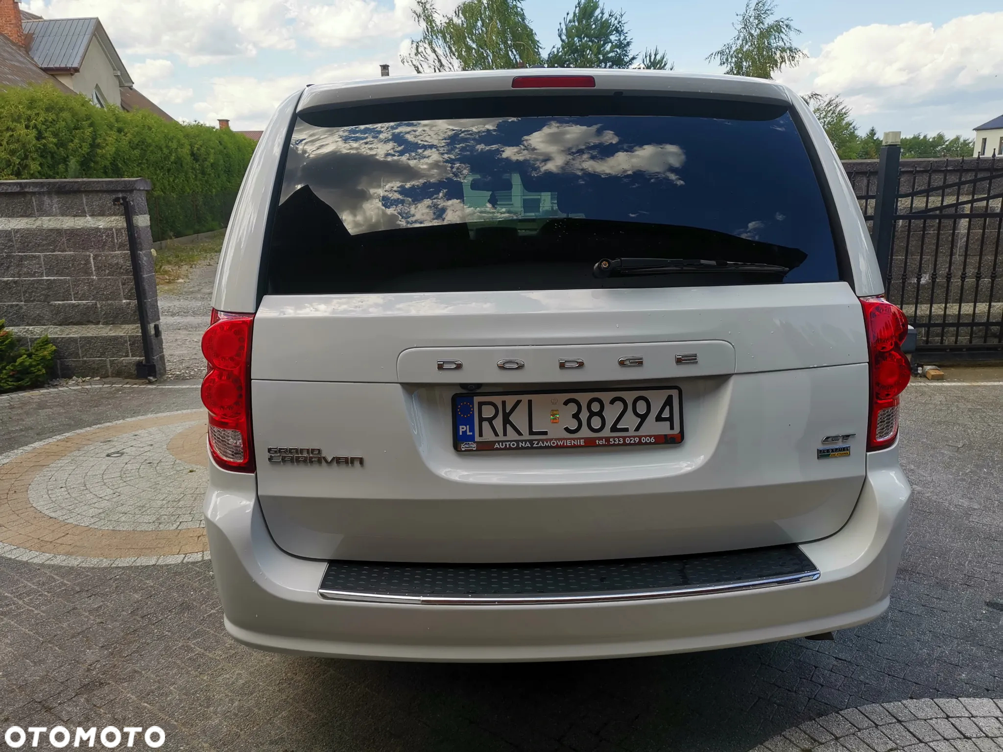 Dodge Grand Caravan - 8