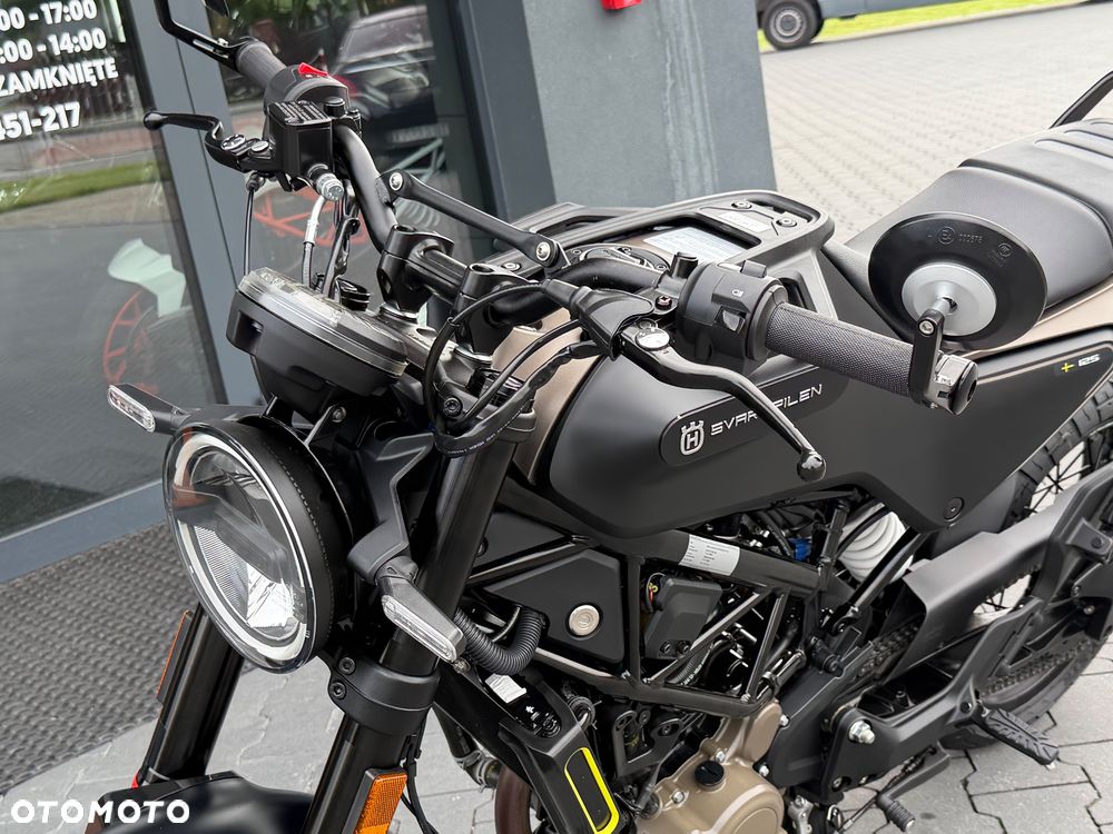 Husqvarna Svartpilen - 35