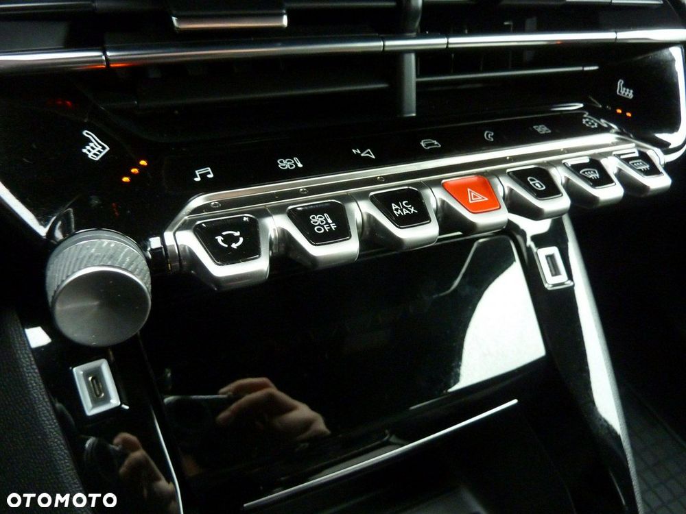 Peugeot 2008 - 32