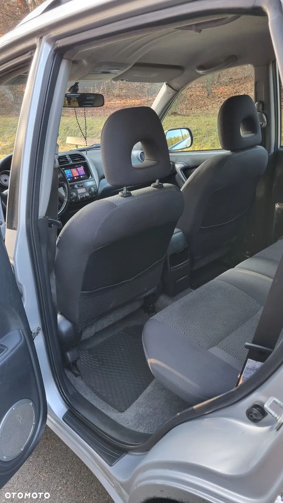 Toyota RAV4 2.0 D-4D 4x4 - 10