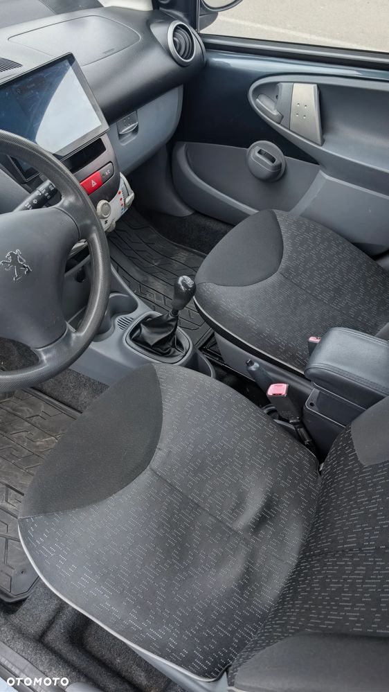 Peugeot 107 - 12