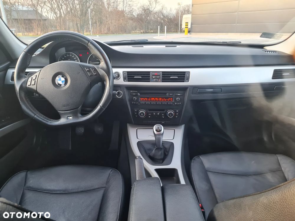 BMW Seria 3 320d - 12