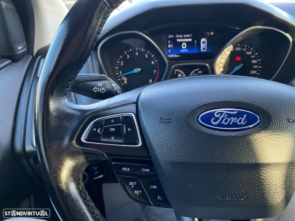 Ford Focus SW 1.0 EcoBoost Active - 23