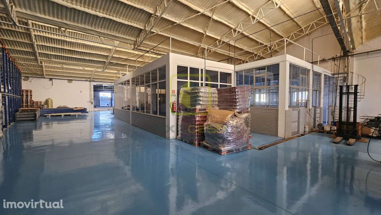 Armazém e Unidade Industrial - Grande imagem: 2/24