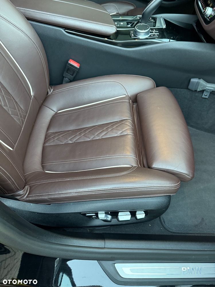 BMW Seria 5 520i Touring Luxury Line - 23