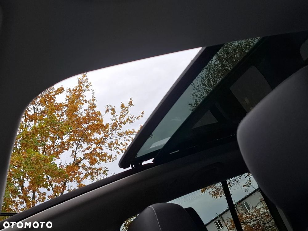 Volkswagen Touran 1.6 TDI DPF BlueMotion Technology DSG MATCH - 25