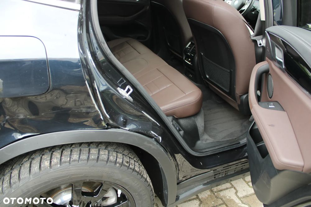 BMW iX3 - 28