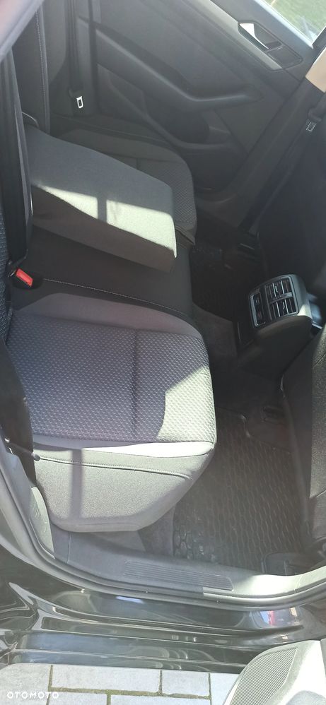 Volkswagen Passat 2.0 TDI SCR Comfortline - 12