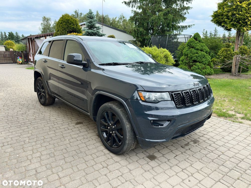 Jeep Grand Cherokee - 1