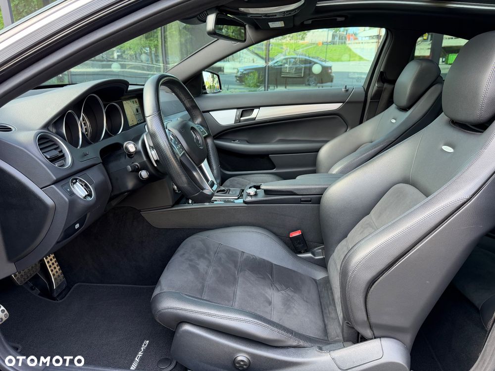 Mercedes-Benz Klasa C 63 AMG AMG SPEEDSHIFT MCT - 16