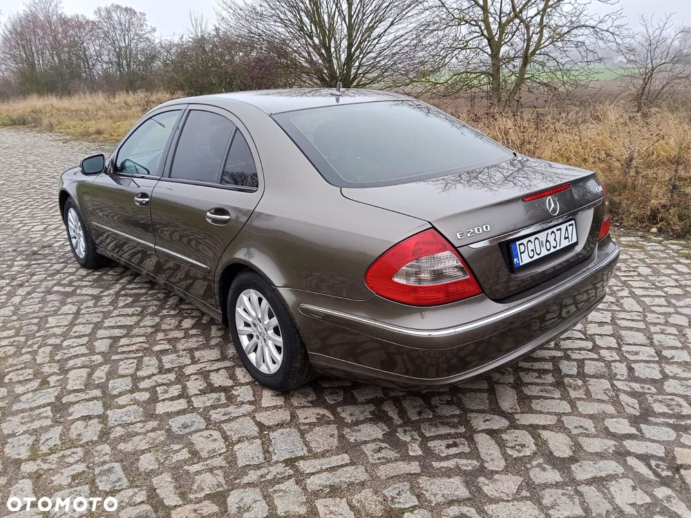 Mercedes-Benz Klasa E 200 CDI Elegance DPF - 2
