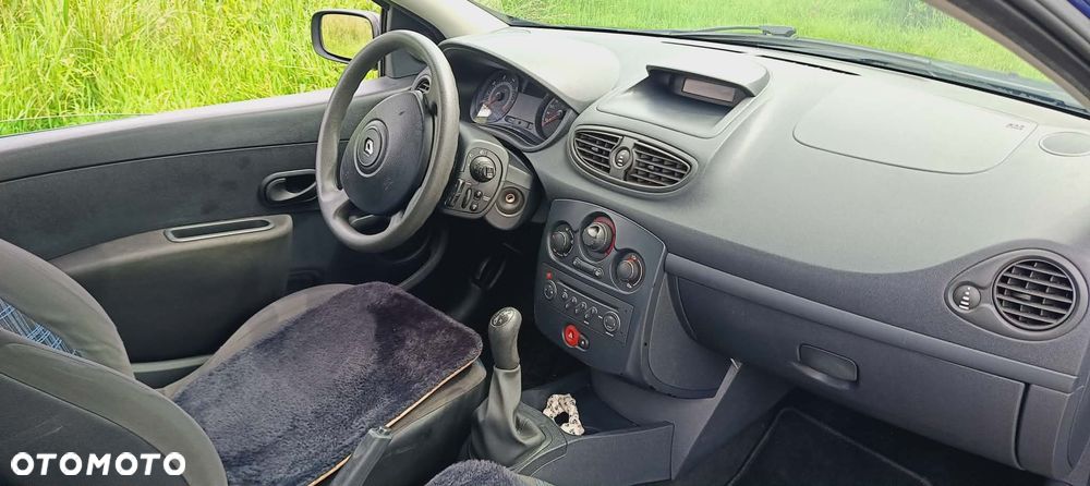 Renault Clio 1.2 16V Authentique - 8