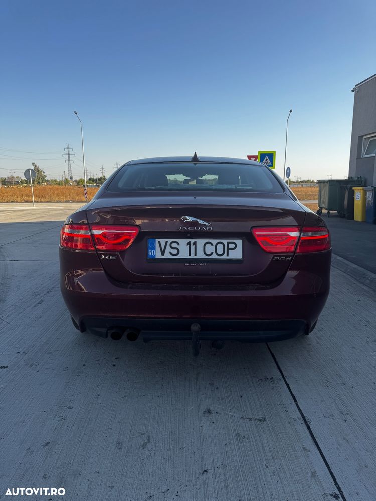 Jaguar XE 2.0 Portfolio - 2