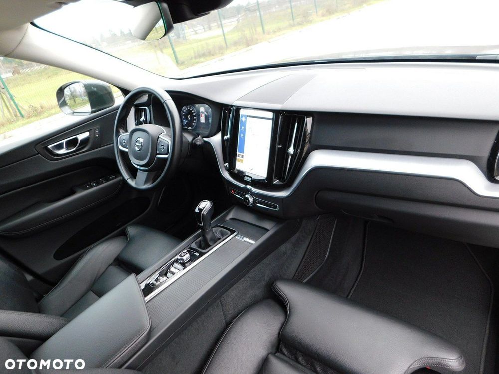 Volvo XC 60 D3 Momentum Pro - 8