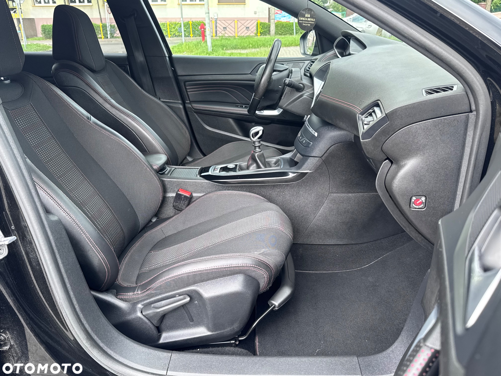 Peugeot 308 1.2 PureTech Allure S&S - 32