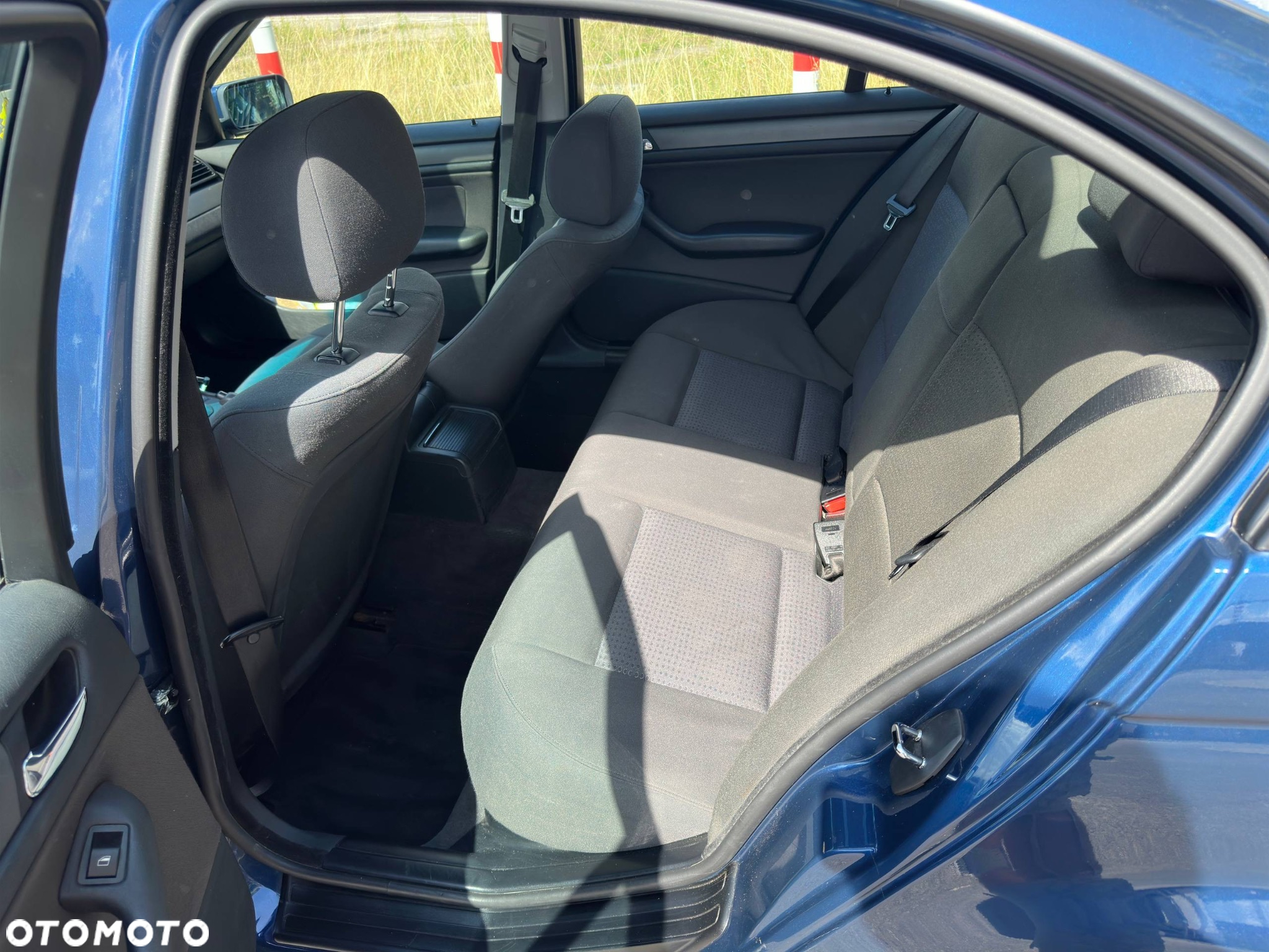 BMW Seria 3 318i - 10