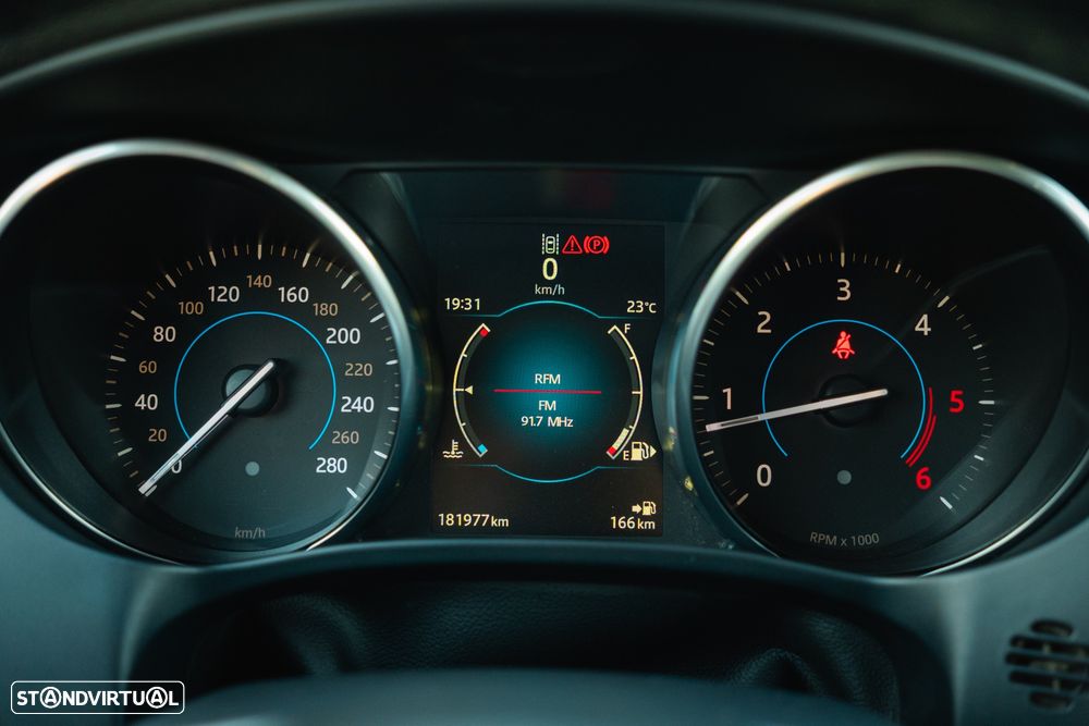 Jaguar F-Pace 2.0 i4D Pure - 29