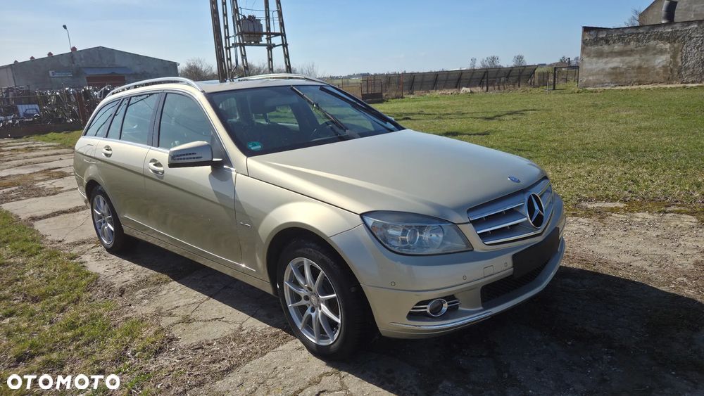 Mercedes-Benz Klasa C 250 CGI BlueEff Avantgarde - 1