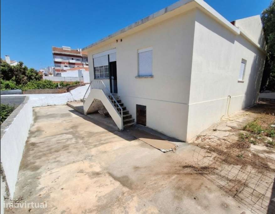 Moradia T3 com bastante potencial - Grande imagem: 2/8