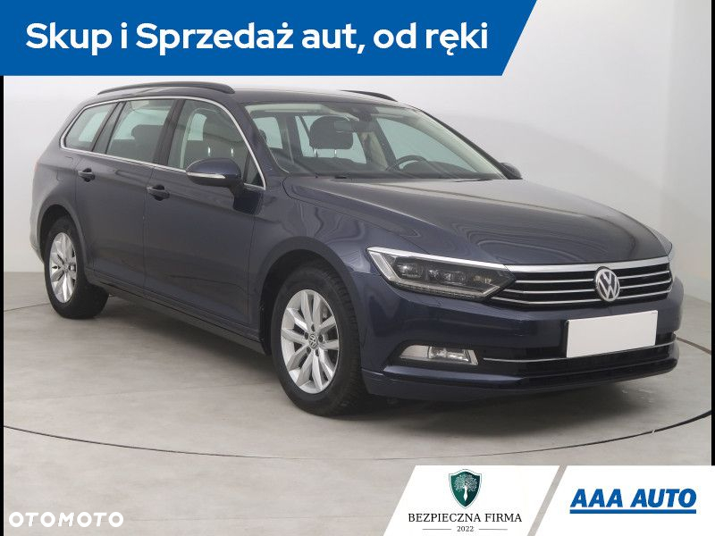Volkswagen Passat - 2