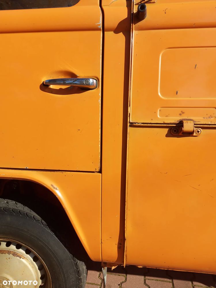 Volkswagen Transporter - 12