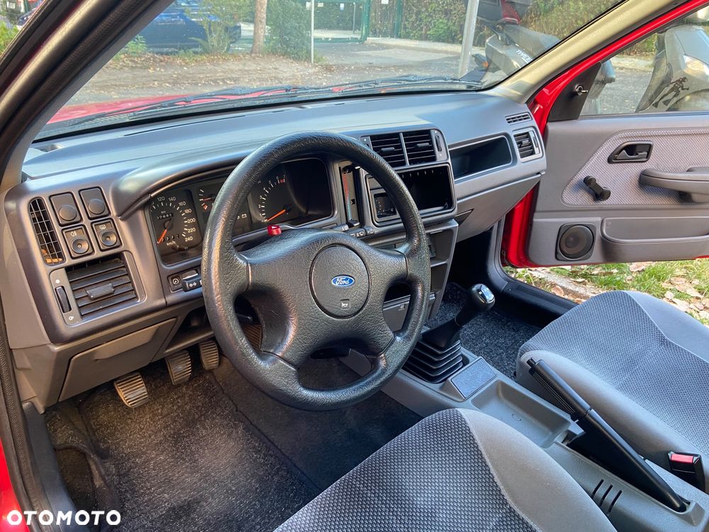Ford Sierra 1.6 CLX / LX - 12
