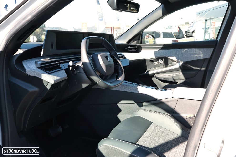 Peugeot 5008 1.2 Hybrid Allure e-DCS6 - 16