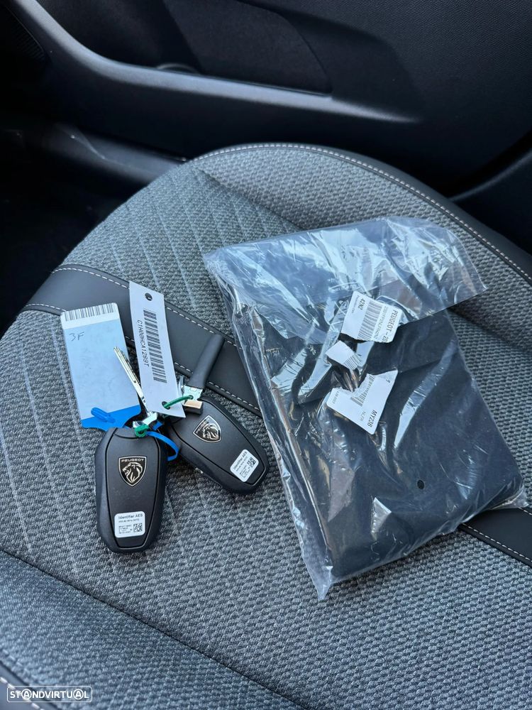 Peugeot e-208 E-Style - 11