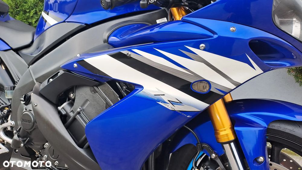 Yamaha R1 - 13