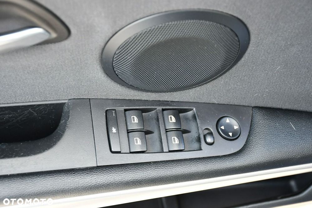 BMW Seria 3 318i - 34