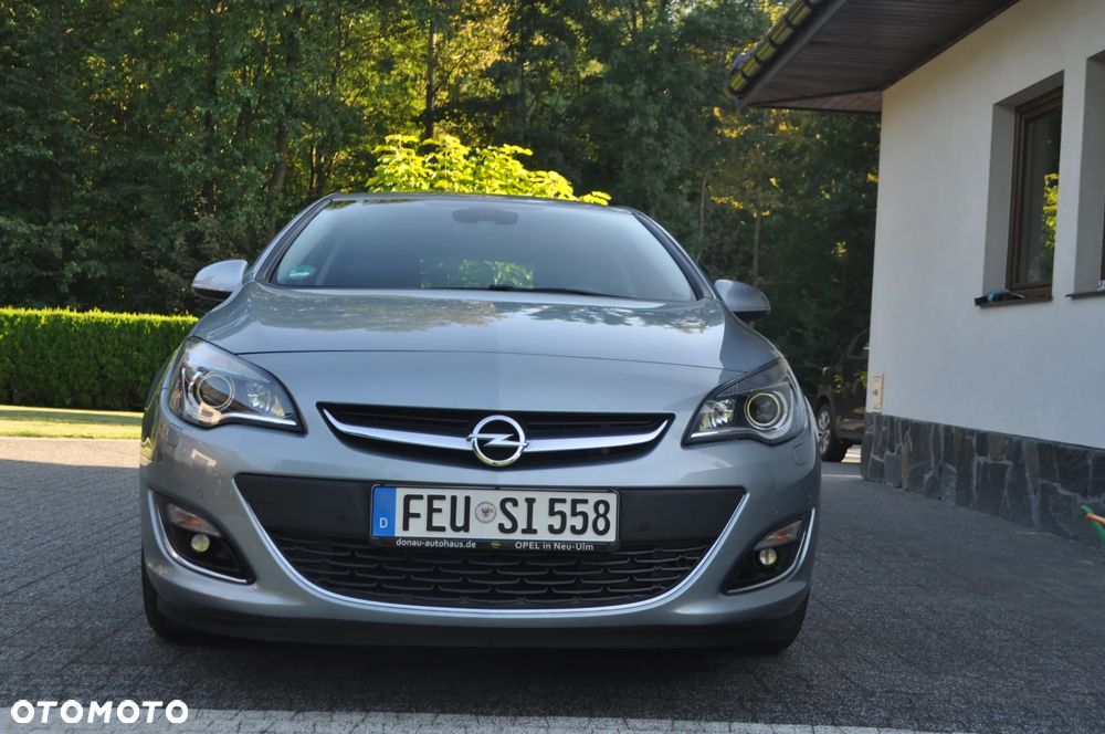 Opel Astra 1.4 Turbo Exklusiv - 11