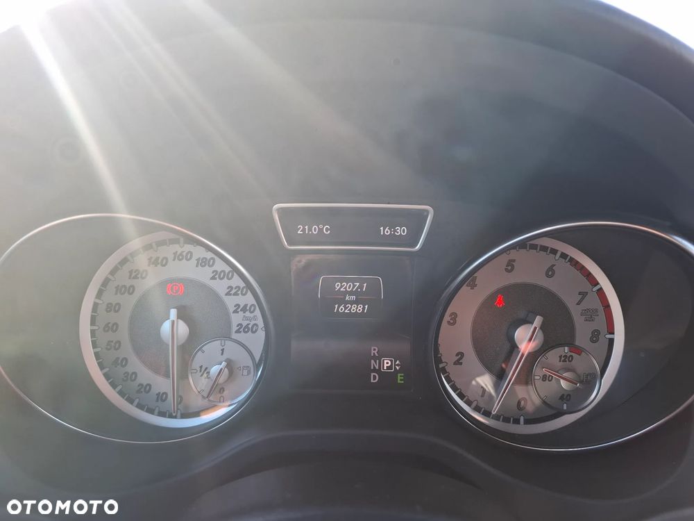Mercedes-Benz GLA 250 7G-DCT - 25