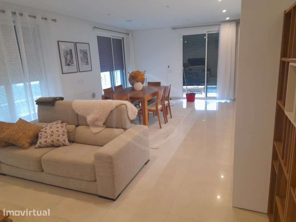 Apartamento T2 com duas varandas, centro, Faro, Algarve - Grande imagem: 2/27