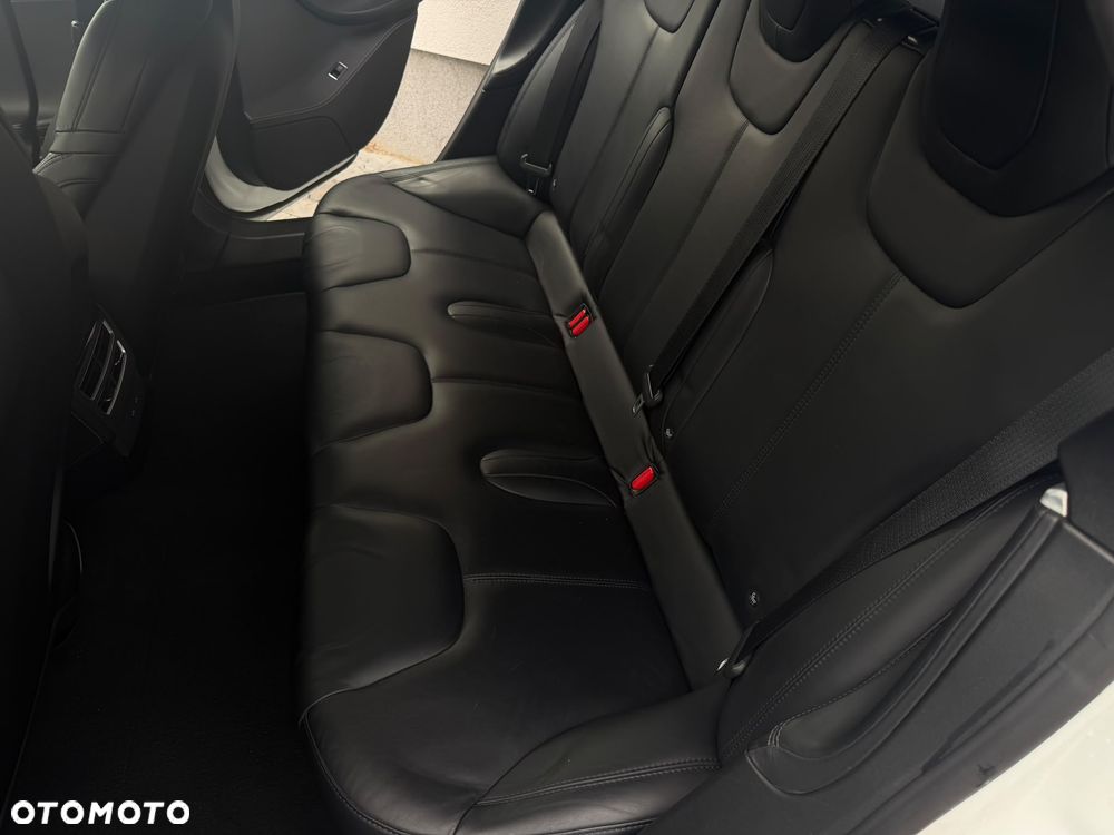 Tesla Model S - 14