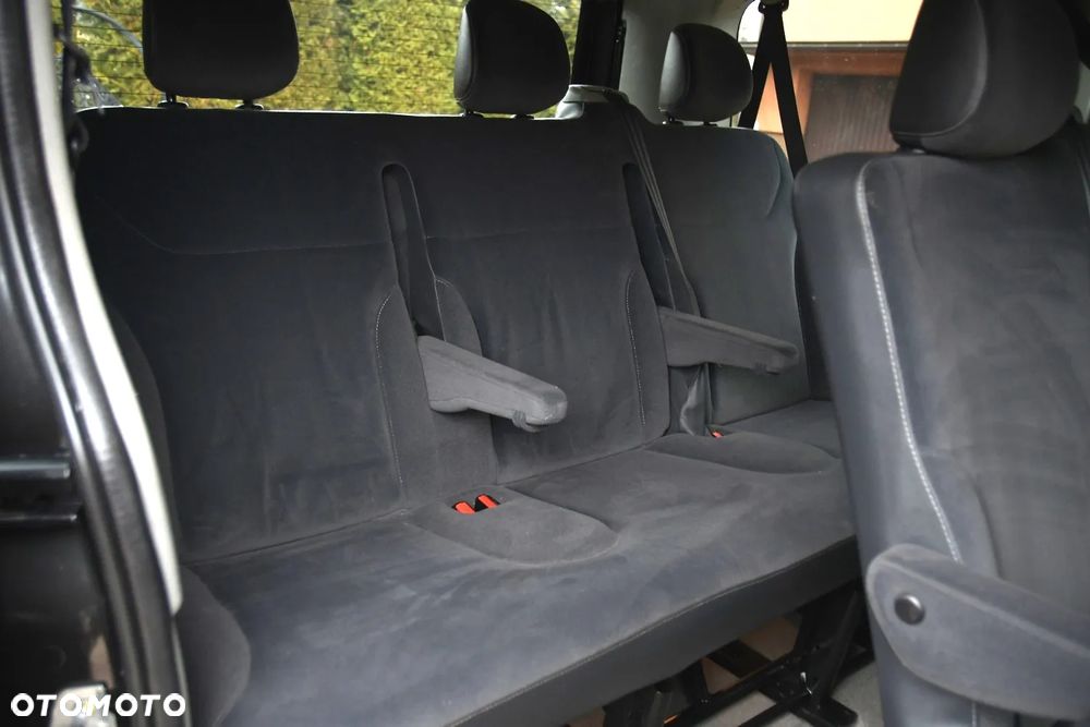 Renault Trafic Grand Passenger Black Edition - 31