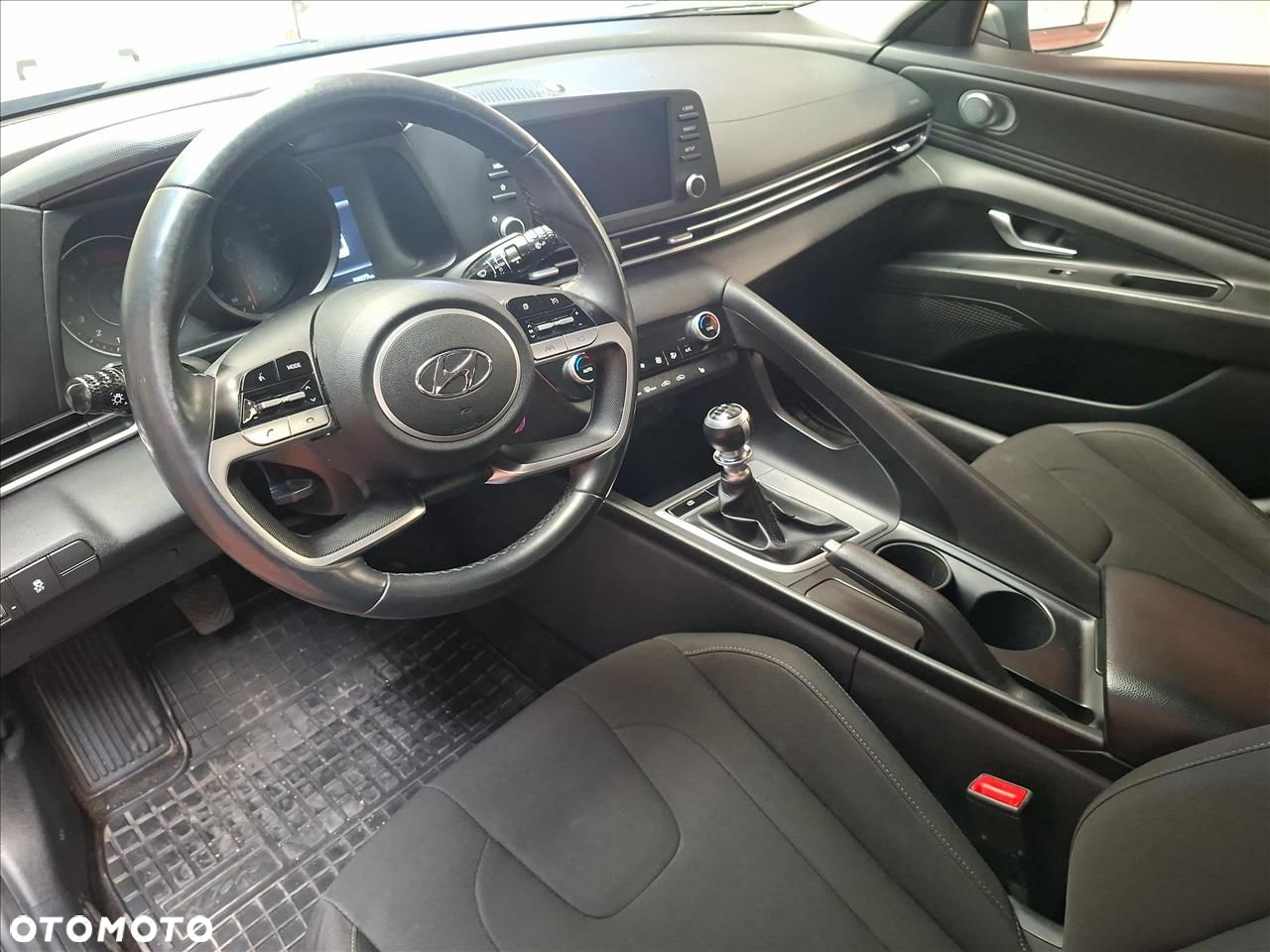 Hyundai Elantra 1.6 Smart - 10