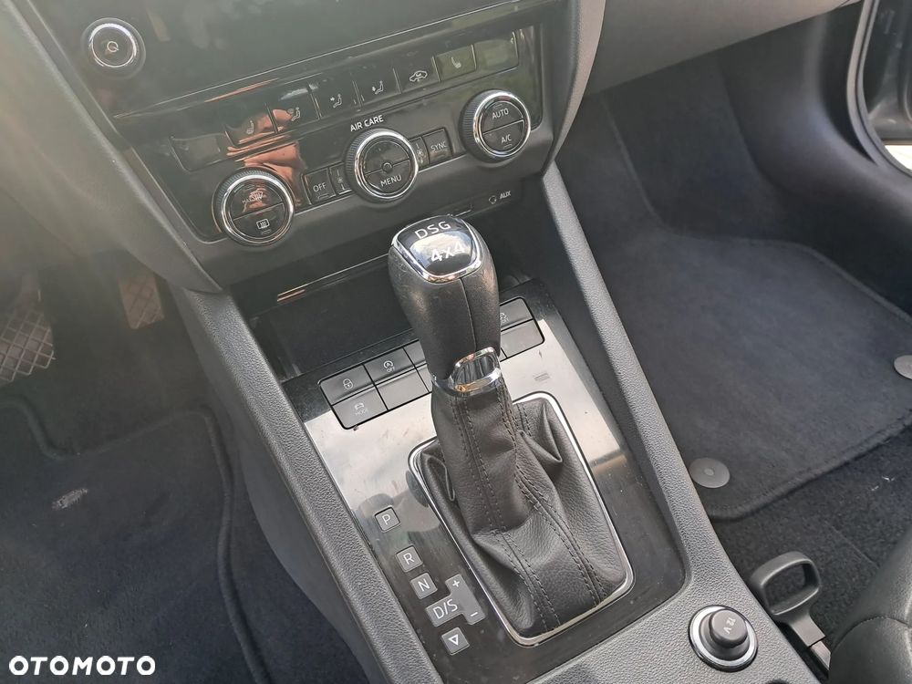 Skoda Octavia Combi 2.0 TDI 4x4 DSG Scout - 13