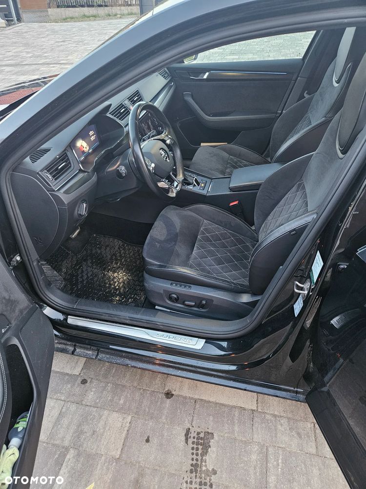 Skoda Superb 2.0 TDI SCR 4x4 Sportline DSG - 6
