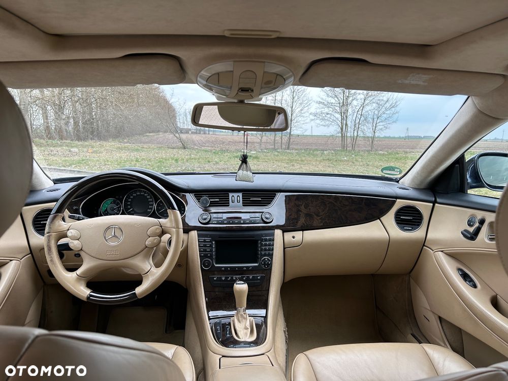 Mercedes-Benz CLS 500 - 12