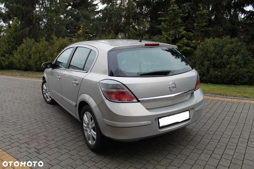 Opel Astra 1.7 CDTI DPF Innovation 110 Jahre - 3