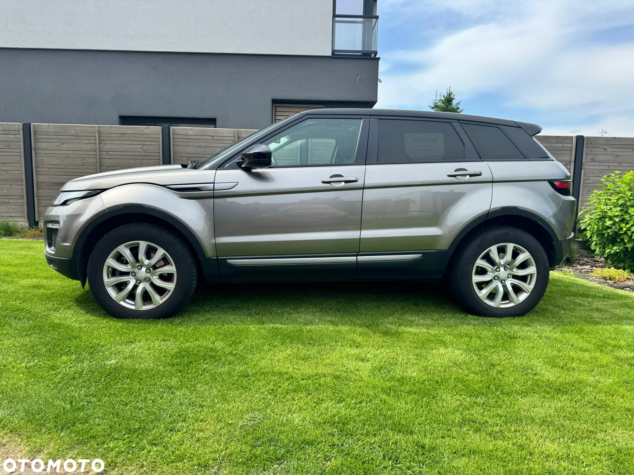 Land Rover Range Rover Evoque - 2