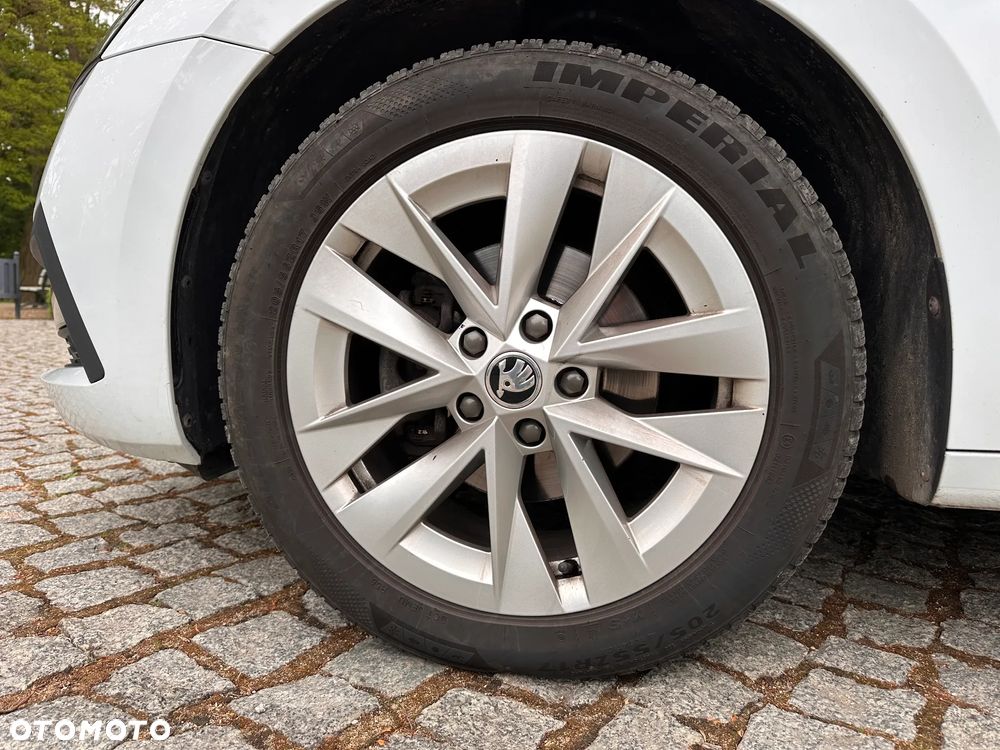 Skoda Octavia 2.0 TDI Ambition DSG - 17