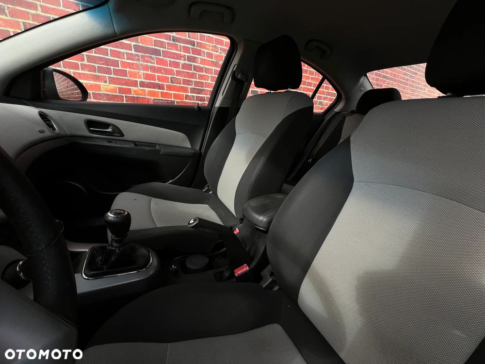 Chevrolet Cruze - 13
