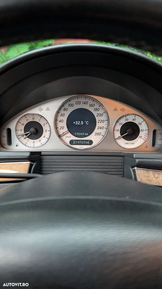 Mercedes-Benz E - 12