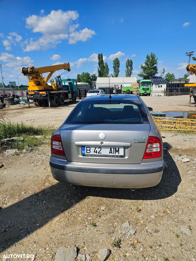 Skoda Octavia 1.6 - 4
