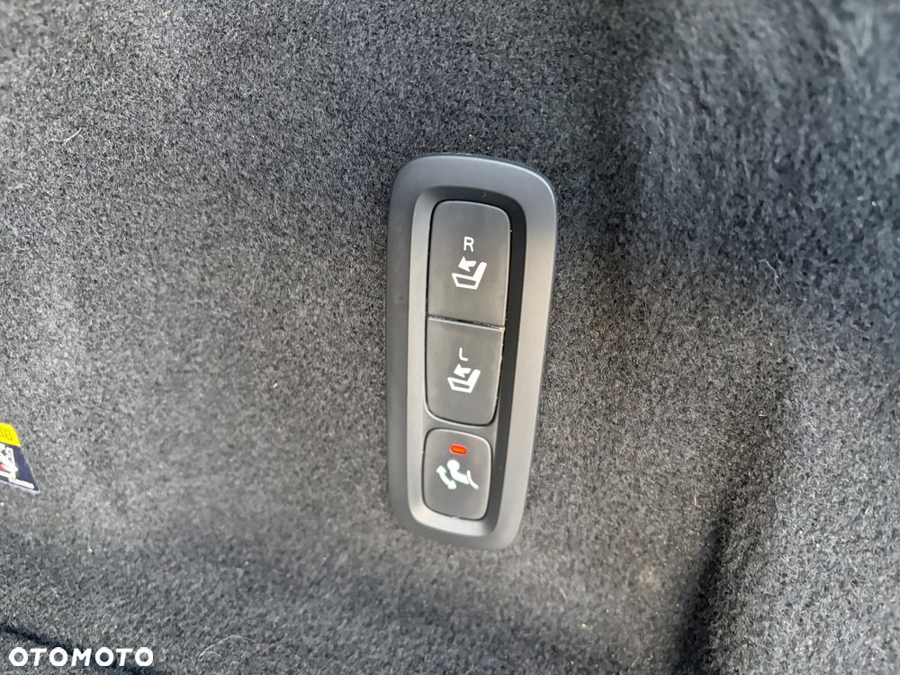 Volvo XC 60 D4 AWD RDesign - 8