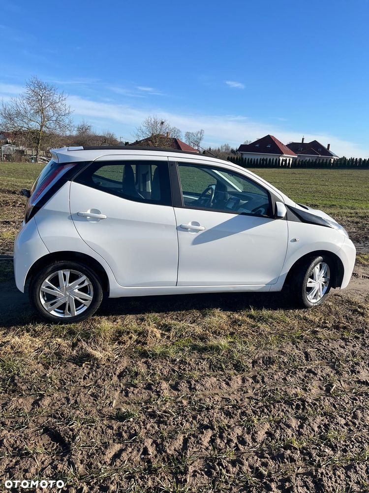 Toyota Aygo x-play - 3