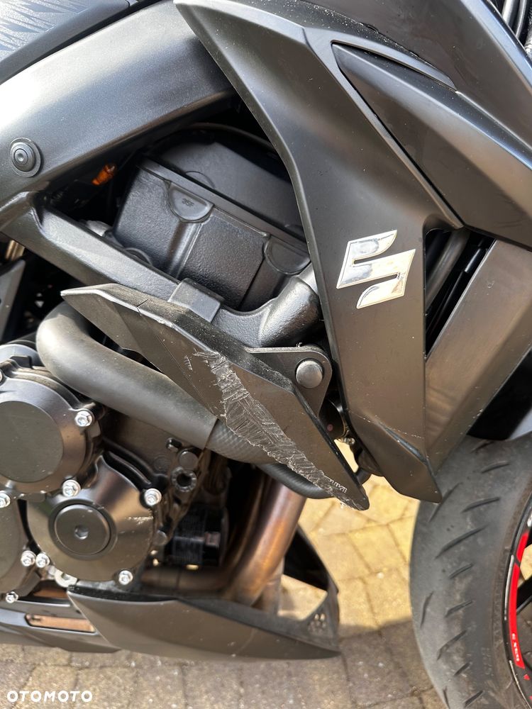 Suzuki GSX - 11